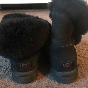 UGG - Women’s button mid calf, roll down